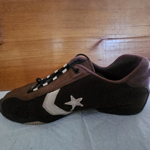 Converse Brown Leather Sneakers with White Highlights - Picture 5 of 12